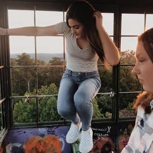 Meet your Posher, Abby